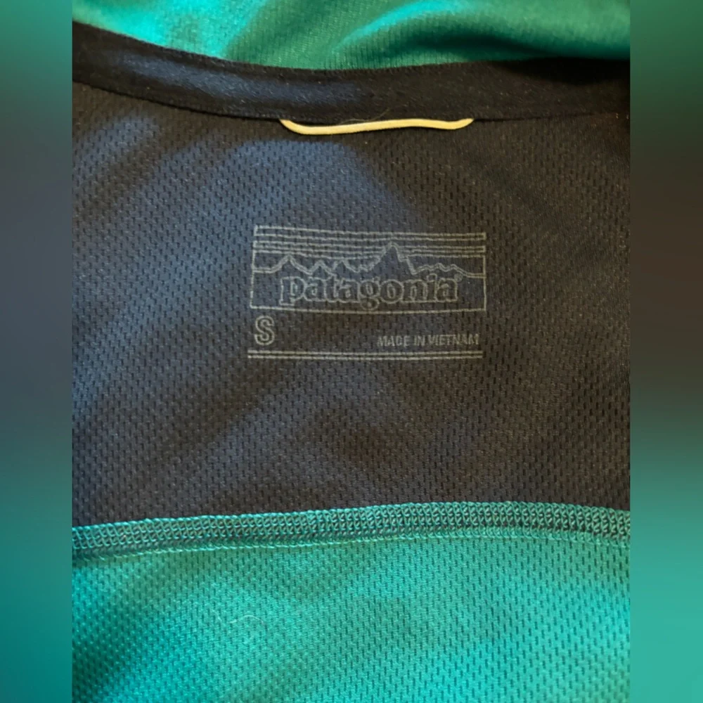 🚨🚨4/$20 Sale!🚨🚨Patagonia Active Zip Front Shirt Size Small - Picture 2 of 6